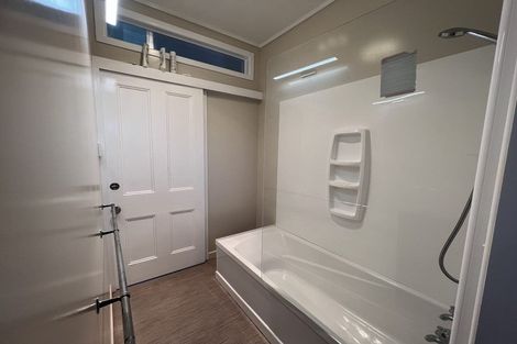 Photo of property in 13 High Street West, Waitara, 4320