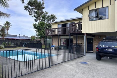 Photo of property in 15 Noble Street, Waiuku, 2123