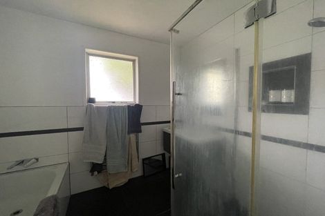 Photo of property in 26 Totaravale Drive, Totara Vale, Auckland, 0629