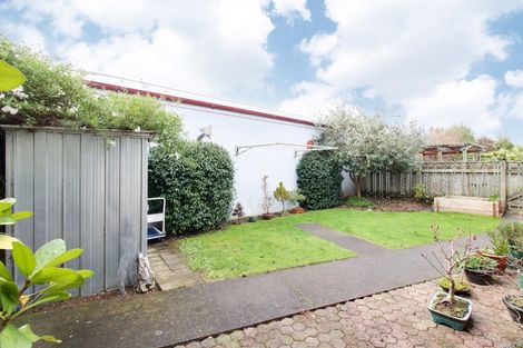 Photo of property in 2/107 Terrace Road, Parkvale, Hastings, 4122