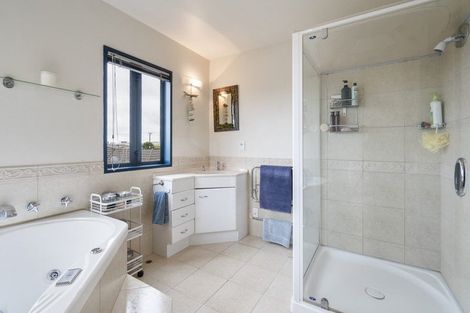 Photo of property in 55 Royal Oak Drive, Kelvin Grove, Palmerston North, 4414