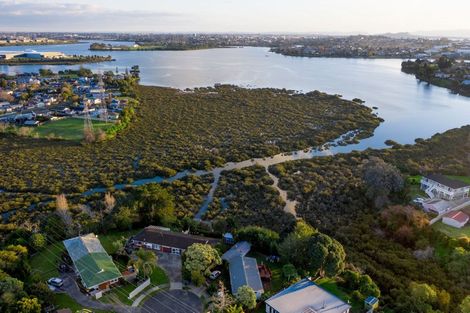 Photo of property in 1/16 Roseburn Place, Pakuranga, Auckland, 2010