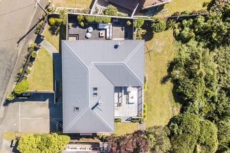 Photo of property in 18 Kapekape Place, Pukerua Bay, 5026