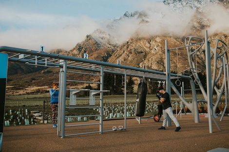 Photo of property in 9 Plough Street, Jacks Point, 9371