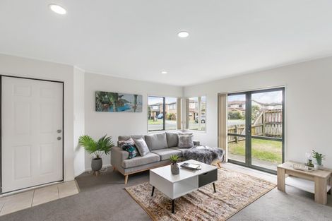 Photo of property in 64 Naylors Drive, Mangere, Auckland, 2022