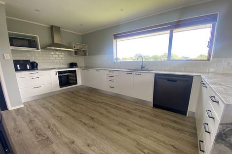 Photo of property in 7 Sealand Place, Mangere Bridge, Auckland, 2022