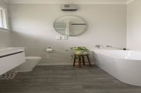 Photo of property in 52 Shandon Road, Vauxhall, Dunedin, 9013