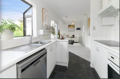 Photo of property in 12 Orinda Close, Botany Downs, Auckland, 2010