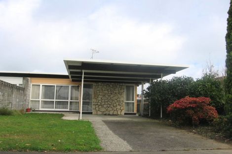 Photo of property in 2a Hollows Crescent, Takaro, Palmerston North, 4412