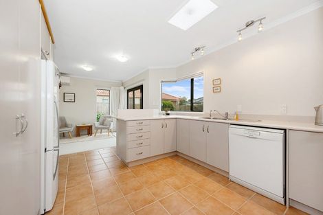 Photo of property in 12 Buckingham Place, Rototuna North, Hamilton, 3210