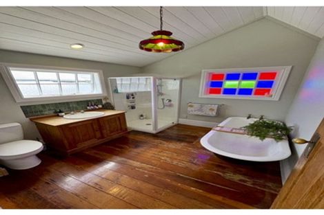 Photo of property in 18 Morley Street, New Plymouth, 4310