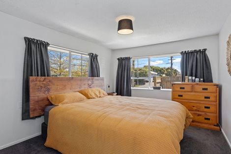 Photo of property in 24 Wades Avenue, Saint Martins, Christchurch, 8022