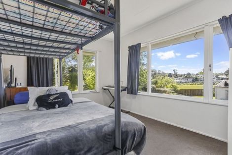 Photo of property in 32 Kashmir Road, Glen Eden, Auckland, 0602