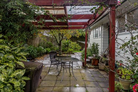 Photo of property in 24 Ellice Road, Totara Vale, Auckland, 0629