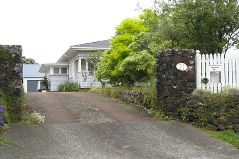 Photo of property in 21 Boyd Avenue, Mangere Bridge, Auckland, 2022