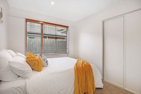 Photo of property in 1 Edgewater Lane, Halswell, Christchurch, 8025