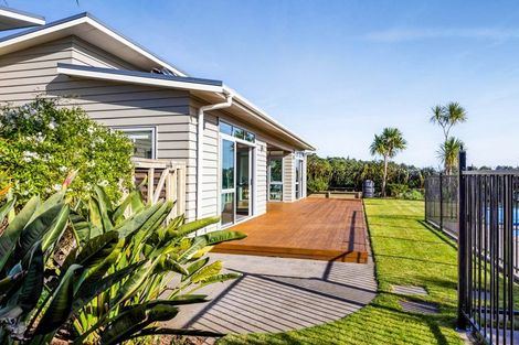 Photo of property in 9a Dolphin Parade, Bell Block, New Plymouth, 4312