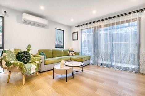 Photo of property in 152b Luckens Road, West Harbour, Auckland, 0618