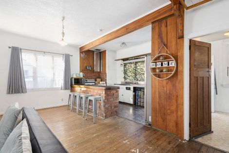 Photo of property in 117 Tipahi Street, Nelson South, Nelson, 7010