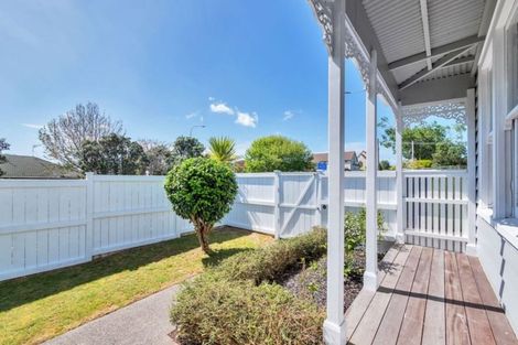 Photo of property in 1/80 Birkenhead Avenue, Birkenhead, Auckland, 0626