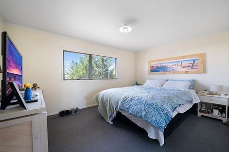 Photo of property in 42a Farwood Drive, Henderson, Auckland, 0612