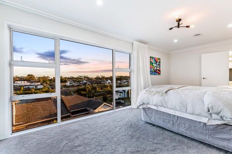 Photo of property in 2 Tauwaka Crescent, Riverhead, 0820