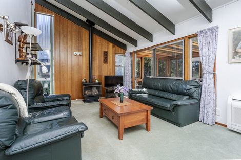 Photo of property in 2/21 Helvetia Drive, Browns Bay, Auckland, 0630