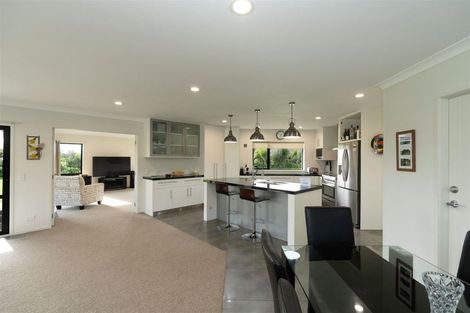 Photo of property in 356 Kimberley Road, Levin, 5571