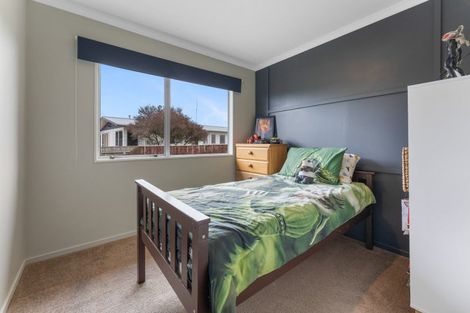 Photo of property in 28 Leander Place, Milson, Palmerston North, 4414