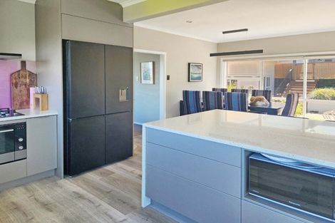 Photo of property in 11 Onehuka Road, Tirohanga, Lower Hutt, 5010