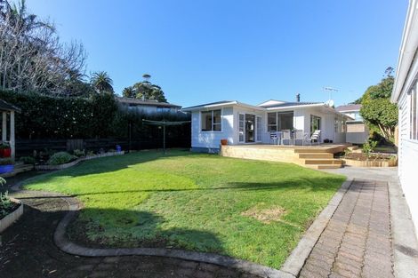 Photo of property in 5a Ambury Place, Merrilands, New Plymouth, 4312