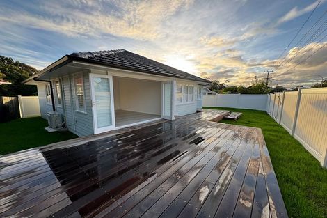 Photo of property in 117 Vodanovich Road, Te Atatu South, Auckland, 0610