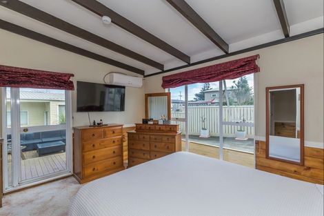 Photo of property in 4 Himatangi Street, Himatangi Beach, Foxton, 4891