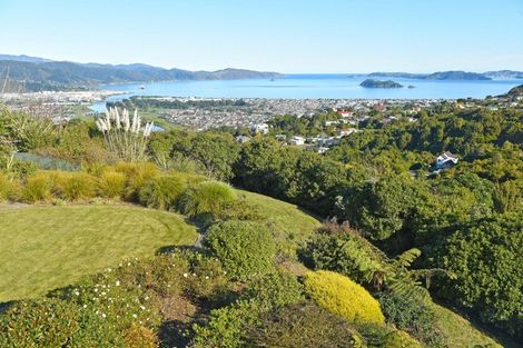 Photo of property in 9 Oceanview Terrace, Tirohanga, Lower Hutt, 5010