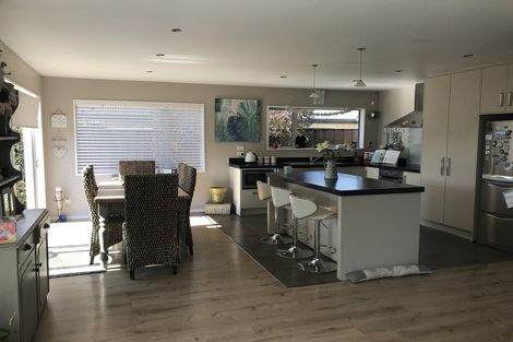 Photo of property in 16 Hakatere Road, Pegasus, 7612