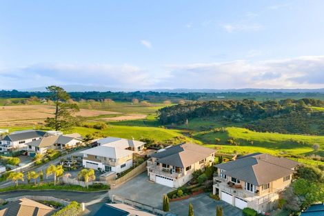 Photo of property in 18b Highgrove Drive, Grandview Heights, Hamilton, 3200