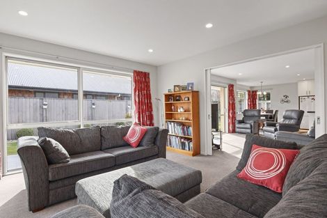 Photo of property in 42 Oakwood Drive, Rangiora, 7400