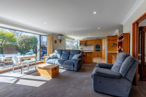 Photo of property in 29 Cricklewood Place, Avonhead, Christchurch, 8042