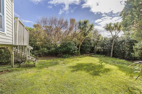 Photo of property in 25 Pinnacle Street, Seatoun, Wellington, 6022