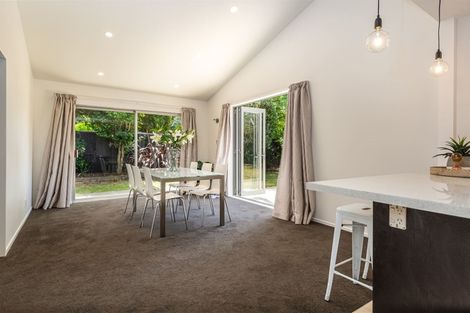 Photo of property in 32 Ambleside Drive, Burnside, Christchurch, 8053