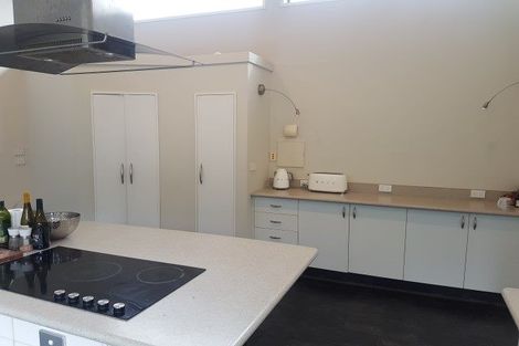 Photo of property in 3 Oak Avenue, Paremata, Porirua, 5024