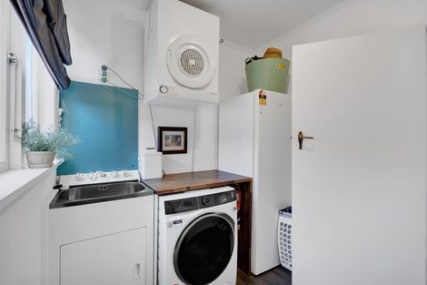 Photo of property in 190a Seaview Road, Westown, New Plymouth, 4310