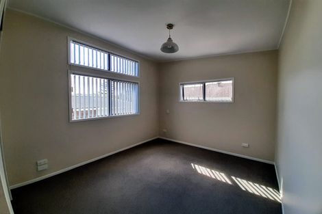 Photo of property in 39 Divich Avenue, Te Atatu South, Auckland, 0610