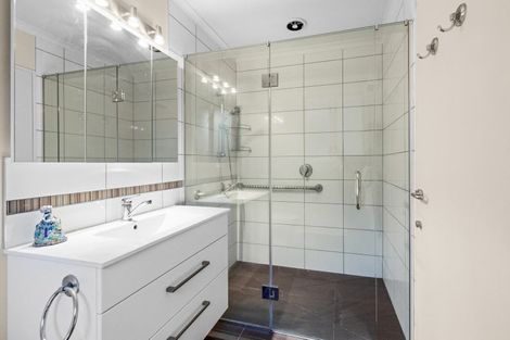 Photo of property in 30 Pukekura Place, Taradale, Napier, 4112