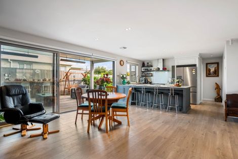 Photo of property in 229a Ocean Road, Whangamata, 3620