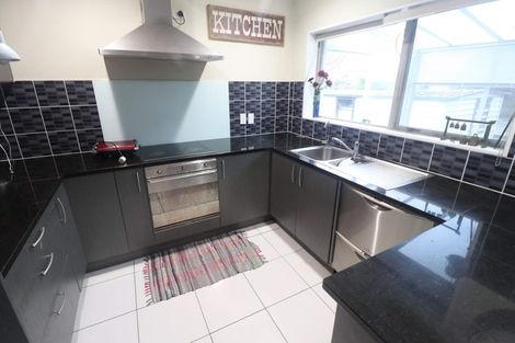 Photo of property in 10a Marie Crescent, Te Atatu South, Auckland, 0610