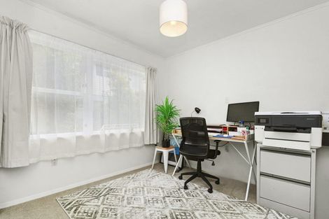 Photo of property in 64 Larsen Crescent, Tawa, Wellington, 5028