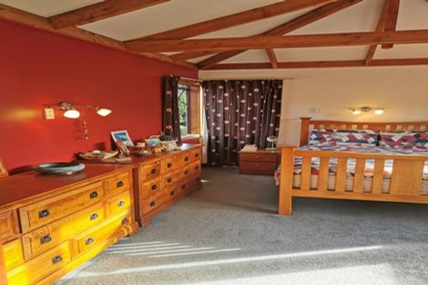 Photo of property in 5 Smith Street, Paekakariki, 5034