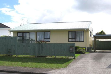 Photo of property in 26 Ward Crescent, Te Atatu Peninsula, Auckland, 0610