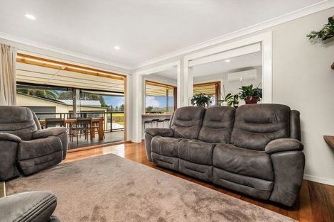 Photo of property in 37 Village Way, Ardmore, Papakura, 2582